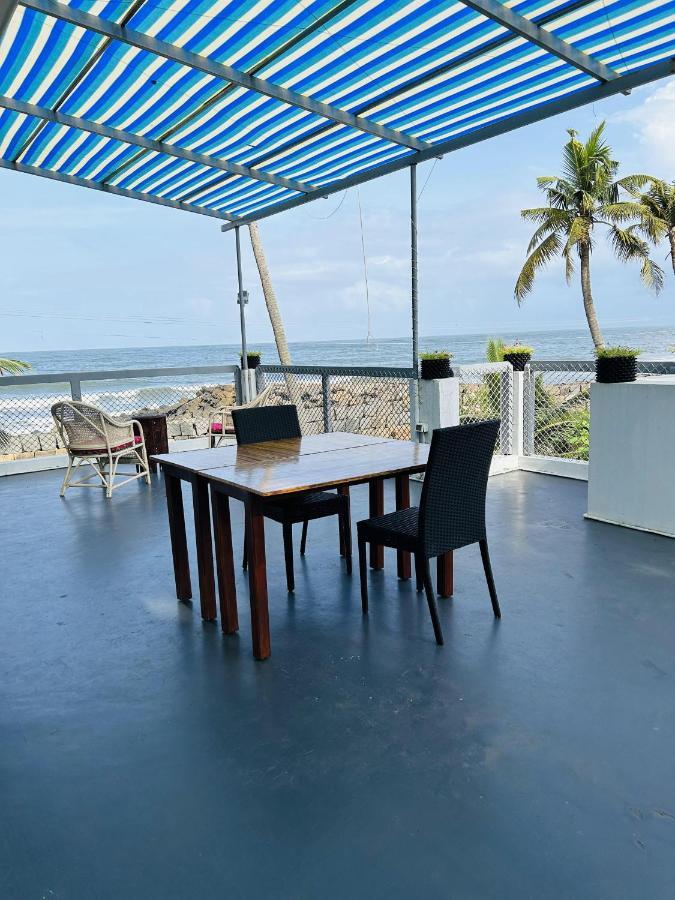 Chameleon Beach Resort, Cherai Kochi Bagian luar foto